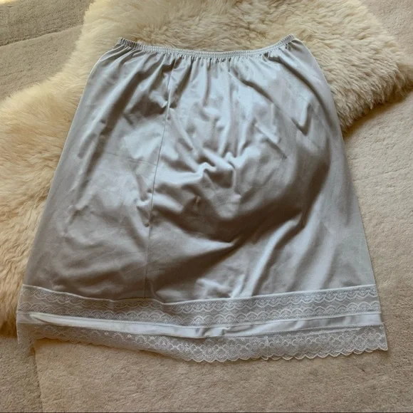 Vintage Lingerie Slip Eggshell Creme Skirt Lace Trim Granny Core Nylon 60s